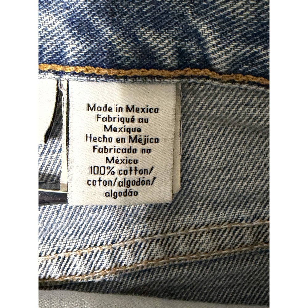 Calvin Klein Jeans Womens Light Wash Distressed Cut-off Denim Shorts Size 6 - Picture 4 of 10